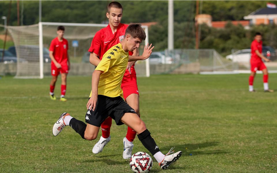 1. NL Visoka pobjeda juniora u Makarskoj, tijesan poraz kadeta