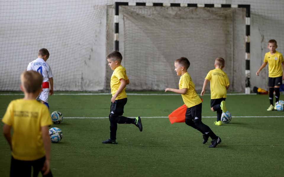 NOGOMET ZA SVE Besplatni treninzi za dvije generacije dječaka i djevojčice svih uzrasta!