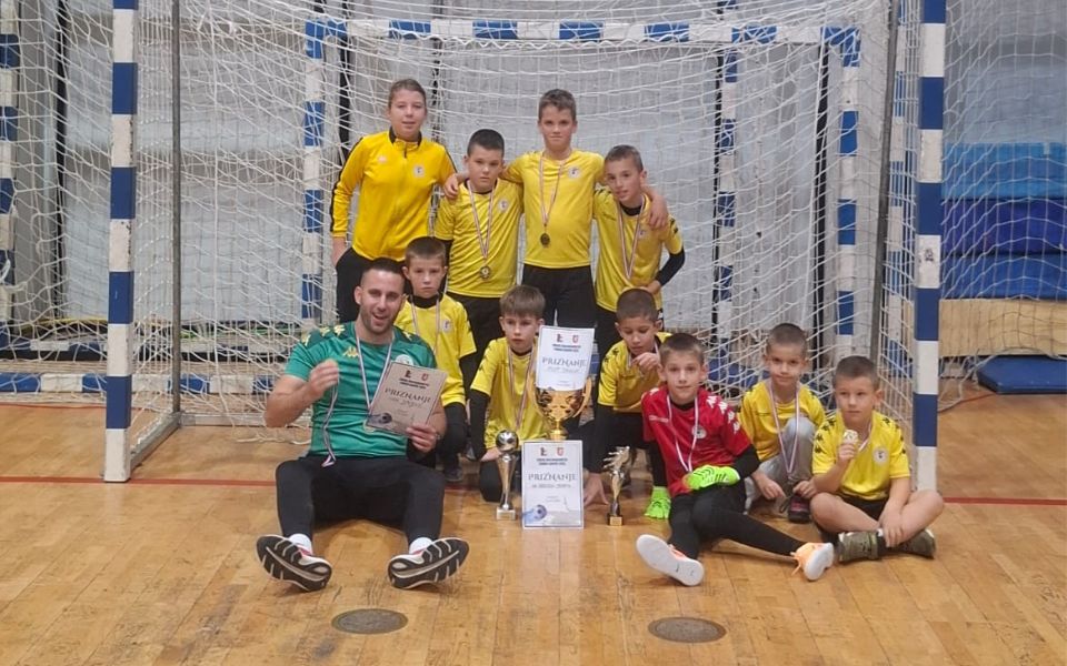 VIŠE OD NOGOMETA Dok je maleni Luka operirao srce, prijatelji za njega osvojili turnir