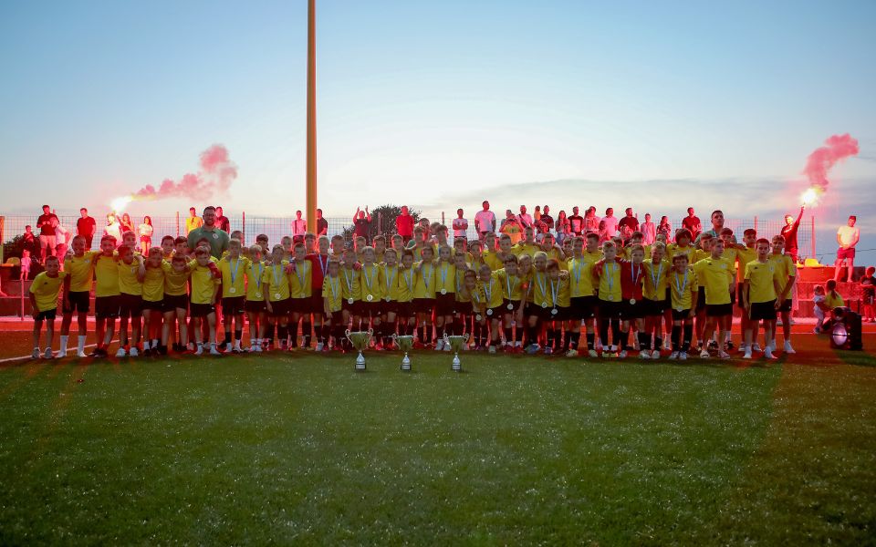 TROSTRUKA KRUNA ZA POVIJEST Abeceda uspjela ono što nijedan aktivan klub u Zadarskoj županiji još nije